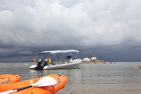 Blue Zebra Island Lodge