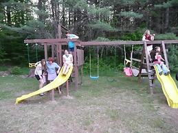 Pine Tree Motel & Cabins