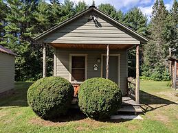 Pine Tree Motel & Cabins