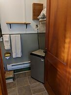 Pine Tree Motel & Cabins