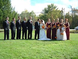 Pine Tree Motel & Cabins