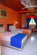 Ratnaloka Tour Inn