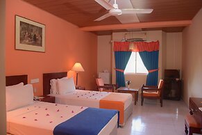 Ratnaloka Tour Inn