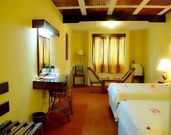 Ratnaloka Tour Inn