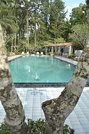 Ratnaloka Tour Inn