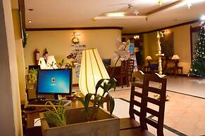 Ratnaloka Tour Inn