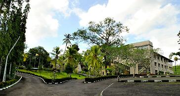 Ratnaloka Tour Inn