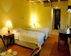 Ratnaloka Tour Inn