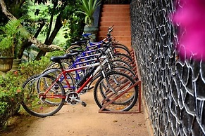 Ratnaloka Tour Inn