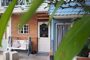 Stay With Me Guesthouse