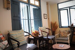 Stay With Me Guesthouse