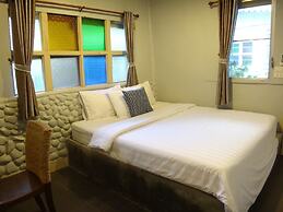 Stay With Me Guesthouse