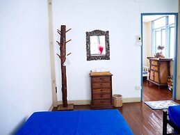 Stay With Me Guesthouse