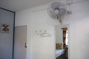 Stay With Me Guesthouse