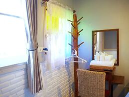 Stay With Me Guesthouse