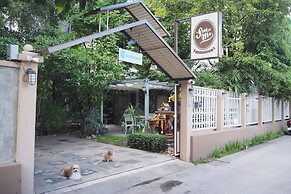 Stay With Me Guesthouse