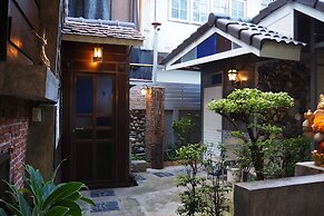 Stay With Me Guesthouse