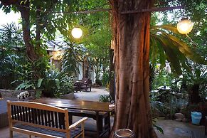 Stay With Me Guesthouse