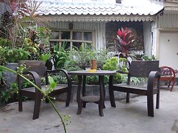 Stay With Me Guesthouse