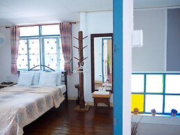 Stay With Me Guesthouse