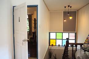 Stay With Me Guesthouse