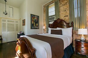 Lafitte Hotel & Bar