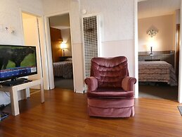 Airport Inn Motel & RV Park
