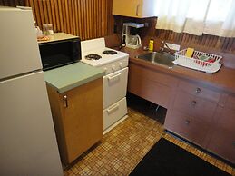 Airport Inn Motel & RV Park