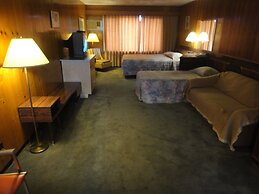 Airport Inn Motel & RV Park