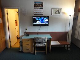 Airport Inn Motel & RV Park