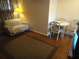 Airport Inn Motel & RV Park