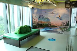 Y Loft Youth Square