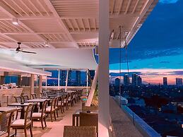 Brits Hotel Puri Indah