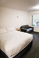 Elizabethan Lodge