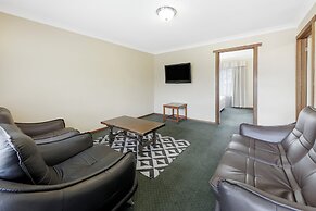 Elizabethan Lodge