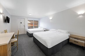 Elizabethan Lodge