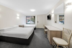 Elizabethan Lodge