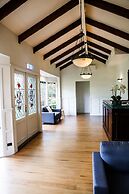 Elizabethan Lodge