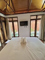 Chrome Hotel & Resort Solo