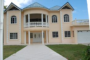 Celebrity Villa Jamaica