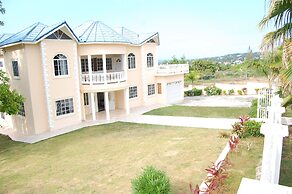 Celebrity Villa Jamaica