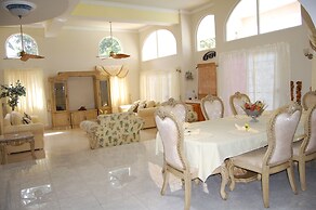 Celebrity Villa Jamaica