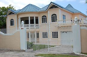 Celebrity Villa Jamaica