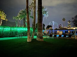 Vista Grande Resort - A Gay Men's Resort