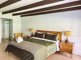 Vista Grande Resort - A Gay Men's Resort