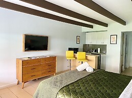 Vista Grande Resort - A Gay Men's Resort