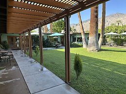 Vista Grande Resort - A Gay Men's Resort