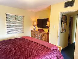 Vista Grande Resort - A Gay Men's Resort