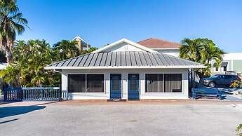 Bonita Beach Inn and Suites