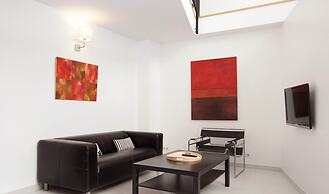 Large Guell Apartment